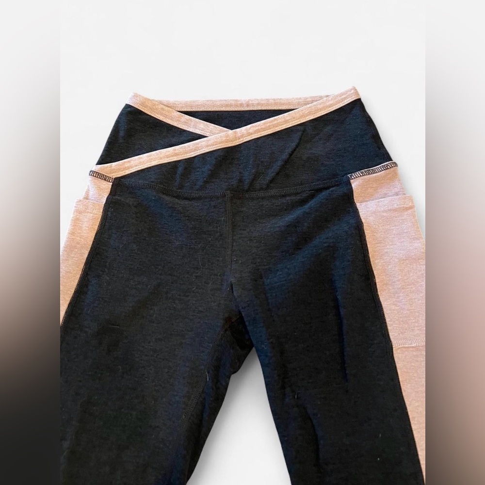 Beyond Yoga Black and Pink Women’s Leggings